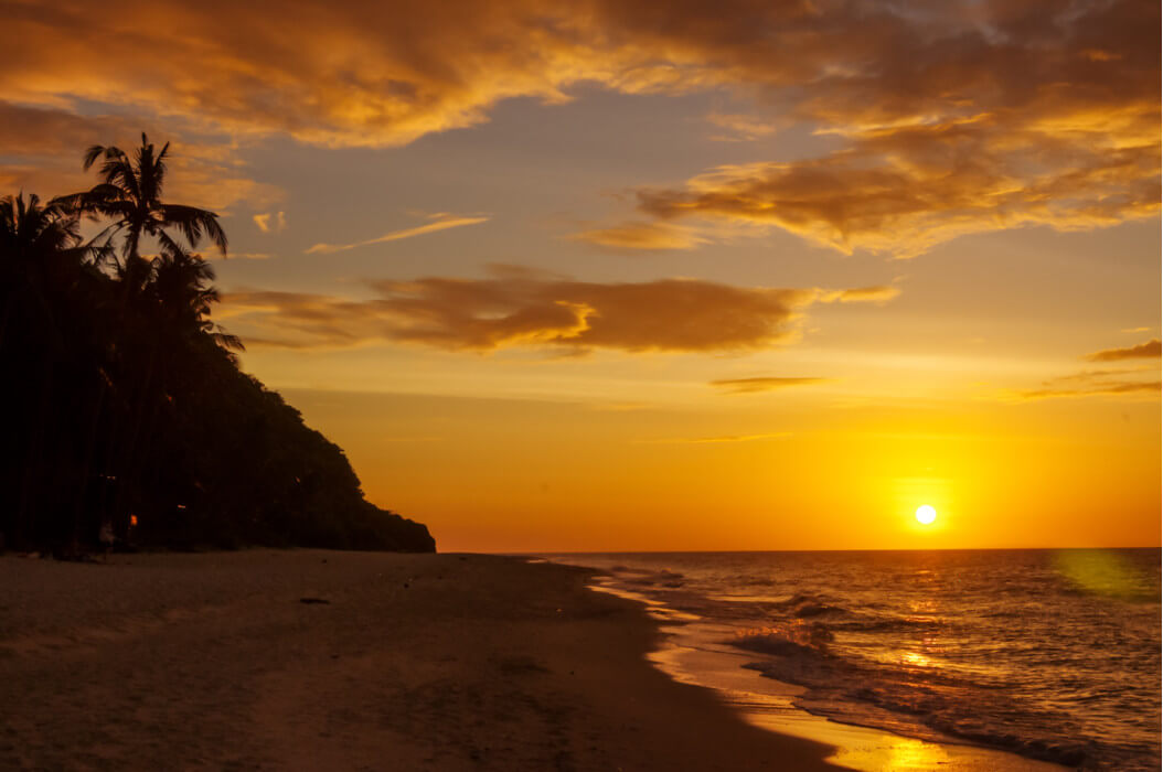 сказочный закат на острове Боракай