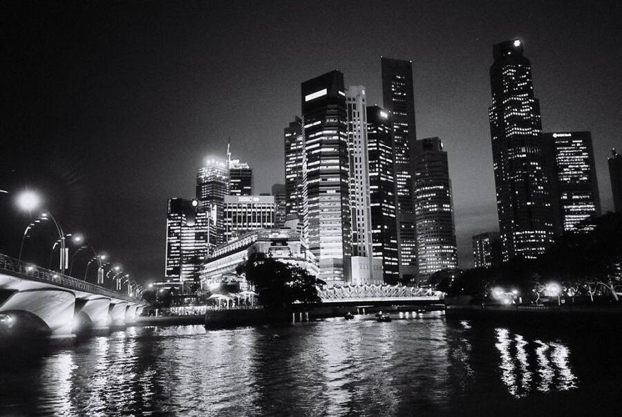 огни ночного Сингапура
