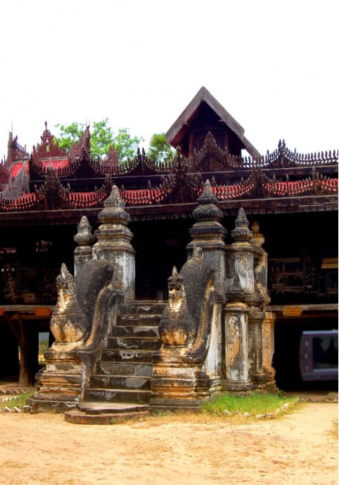 храм в Мьянме (Бирма)