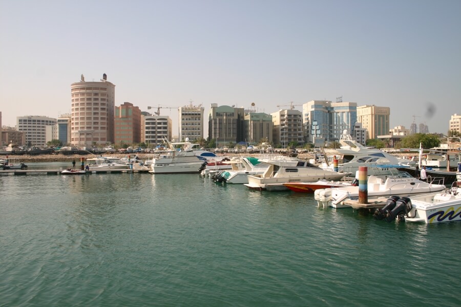 пирс с яхтами в Бахрейне