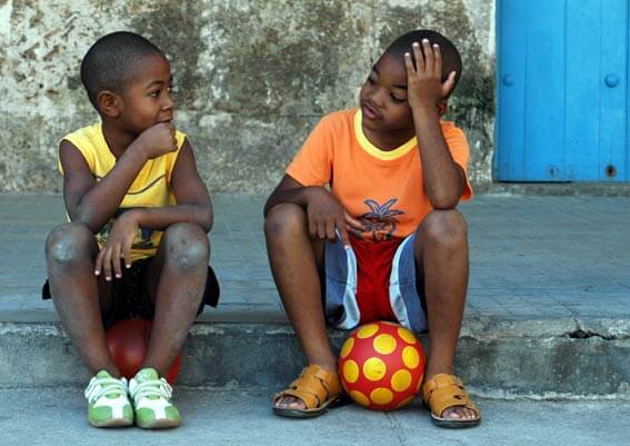 кубинские дети на улице Гаваны