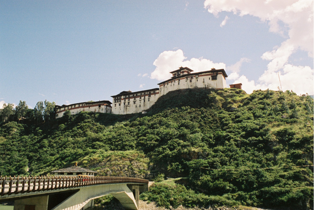 монастырь в Бутане