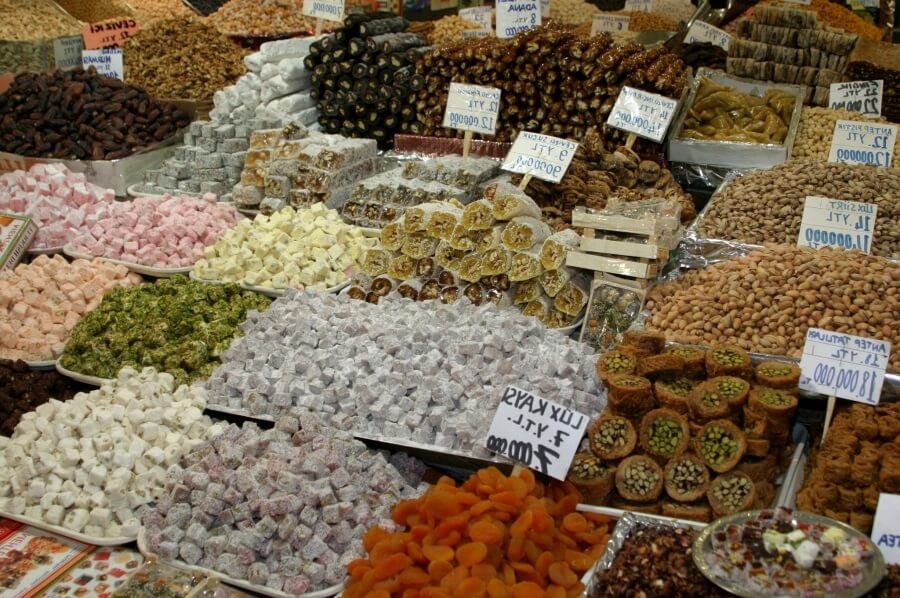 турецкие сладости на рынке