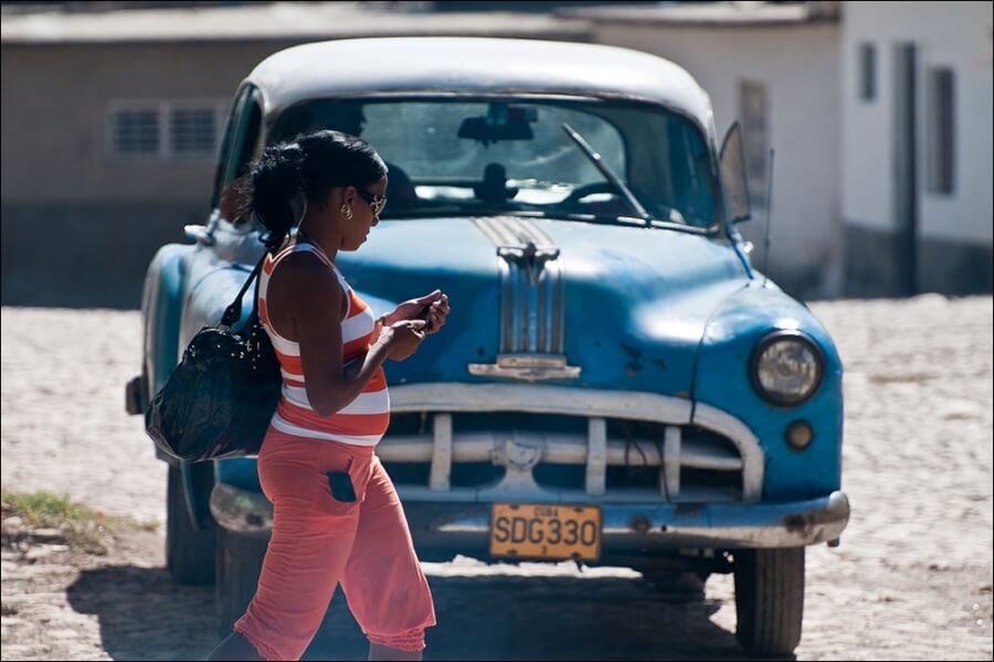 кубинская девушка в Гаване