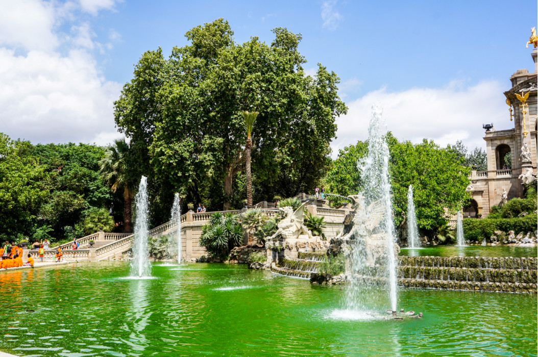 фонтаны в парках Барселоны