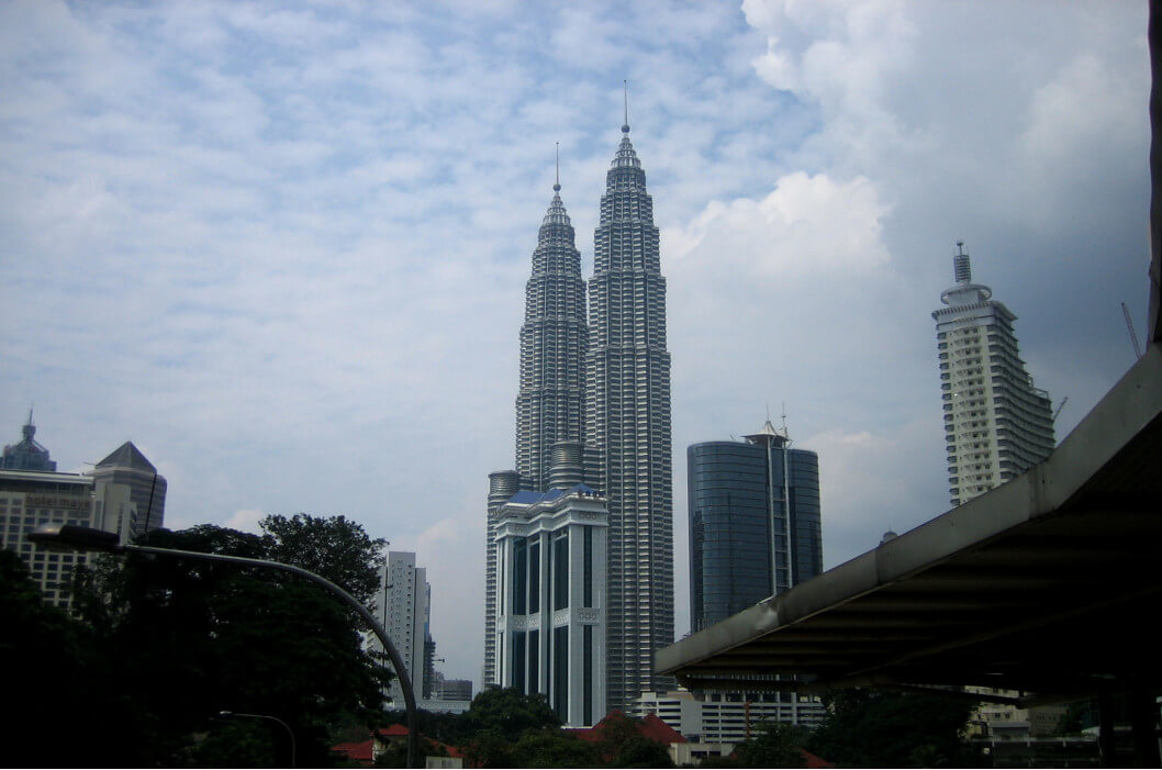 башни Петронас в Куала-Лумпуре, Малайзия