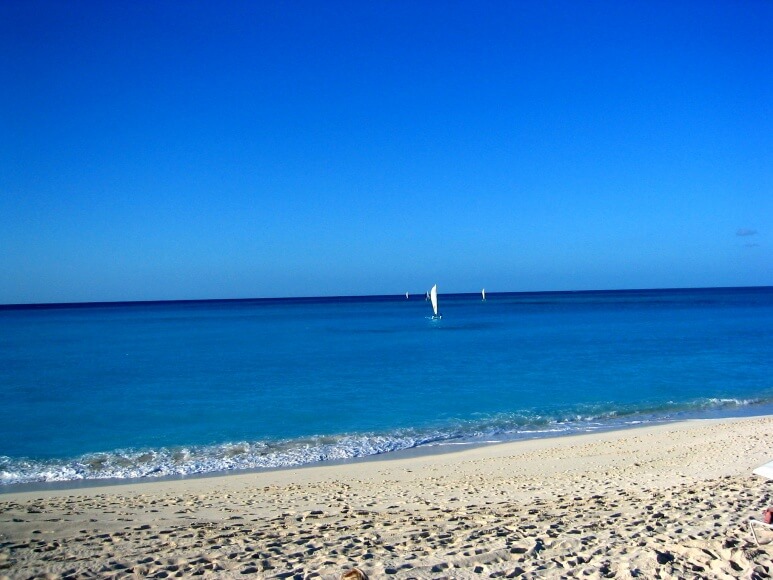 пляж на Багамах
