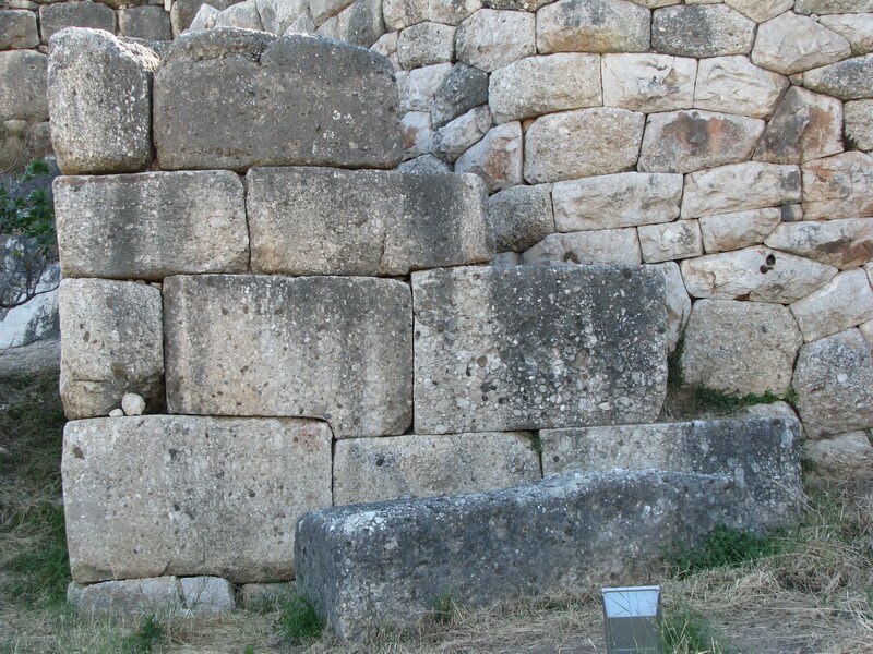 древние стены Микен