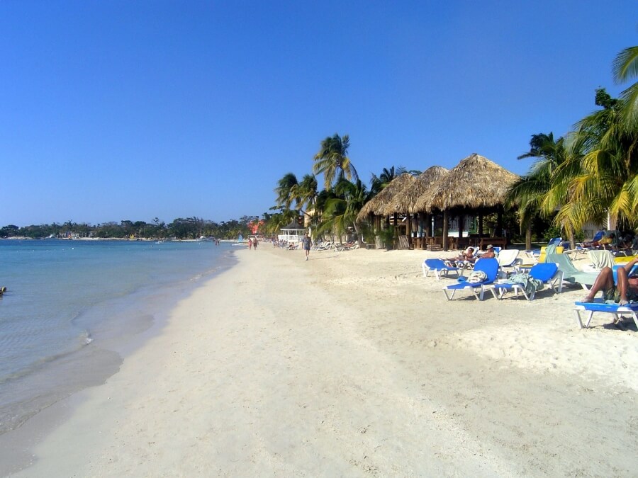 пляж на Ямайке